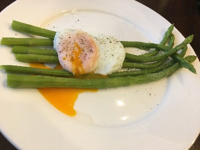 Asparagus with Poached Eggs Recipe